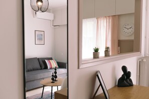 NIOUVOLA 11 B2 | Living area | Flat-screen TV - NIOUVOLA 11 (Ioannina)