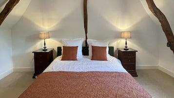 3 slaapkamers, een strijkplank/strijkijzer, reisbedje, gratis wifi