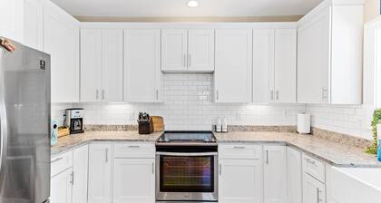 New! The Waterman Cottage at Wrightsville~5 mins to Beach!