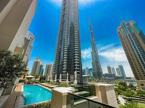 Outdoor pool - HiGuests - Act Tower 1 (Dubai)