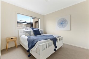 4 bedrooms, iron/ironing board, free WiFi - Gemstone at Sunderland Bay (Sunderland Bay)