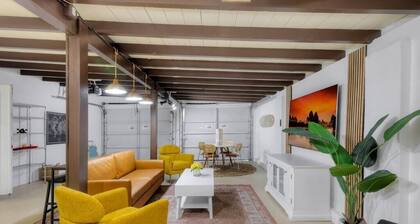Surf Shack! Pool table! Fire Pit! 10 min to beach!