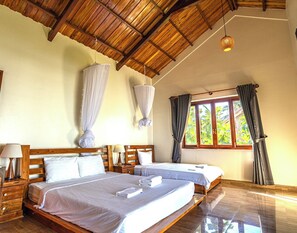 Minibar, desk, laptop workspace, soundproofing - Lotus Home (Phu Quoc)