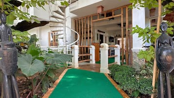 施設の正面