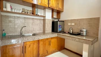デラックス ダブルルーム ダブルベッド 1 台 | 高級寝具、羽毛の掛け布団、低反発ベッド、ミニバー