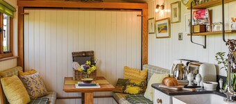 Shepherds Hut - UKC6774