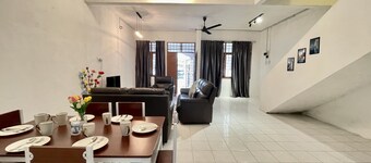 Cozy10#8pax#netflix#nearaeonalmabukitmertajam#5kmtoiconic