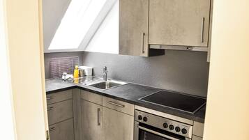 Kühlschrank, Ofen, Herdplatte, Geschirrspüler