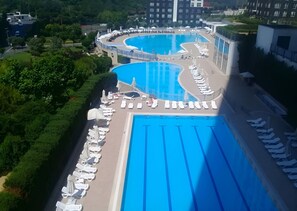 Piscine extérieure (ouverte en saison)