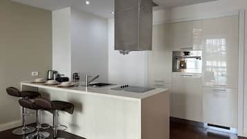 Standard Apartment, 1 Bedroom, Pool View, Courtyard Area | Private kitchen | Full-size fridge, microwave, oven, stovetop