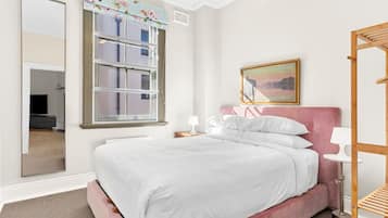 3 bedrooms, desk, iron/ironing board, free WiFi