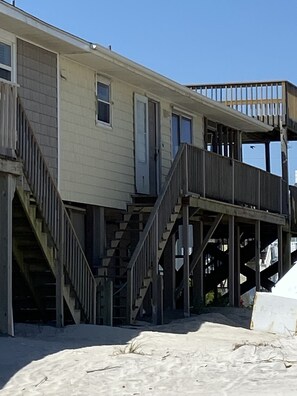 Exterior - Oceanfront with balcony view. Steps to the beach and short walk to the inlet.   (North Topsail Beach)