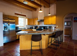 Private kitchen - Beautiful Relaxing Home in Taos with Hot tub (El Prado)