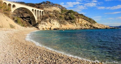 Villa Contemporaine de 200m2 Proche de Marseille