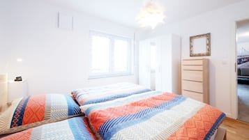 1 bedroom, travel crib, free WiFi, bed sheets