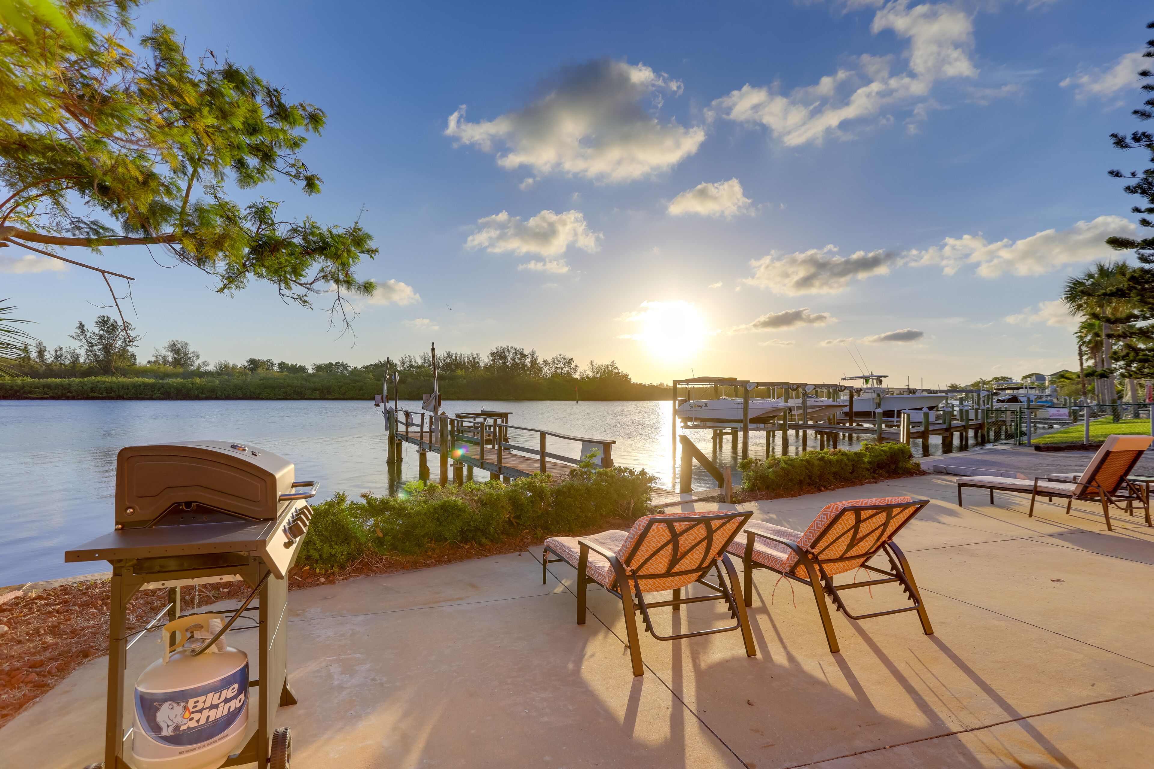Waterfront Redington Shores Condo, Steps to Beach!