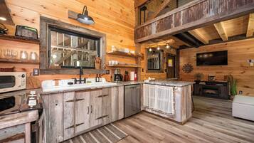 KĂŒhlschrank, Mikrowelle, Ofen, Herdplatte