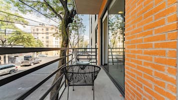 Deluxe Apartment | Balcony
