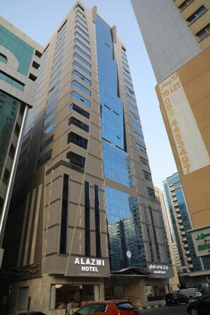 Front of property - Al Azmi 116 Hotel (Sharjah)