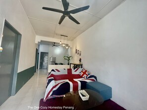 Interior - Cozy16#6pax#netflix#NearAeonAlmaBukitMertajam#10kmBatuKawan (Bukit Mertajam)