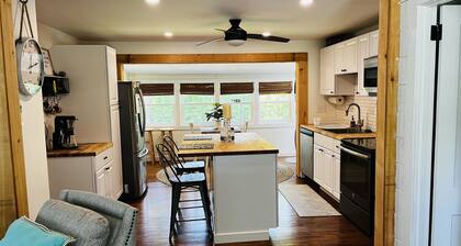 Beach access Cozy Cottage