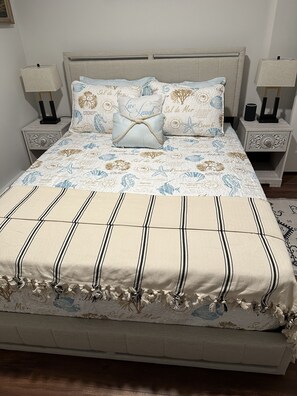 2 bedrooms, iron/ironing board, free WiFi, bed sheets - This two-bedroom cottage features one queen bed, two twin beds, and a sofa bed. (Nantucket)