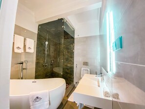 Junior Suite | Bathroom - La Villa Aphro Ghana (Kokrobite)