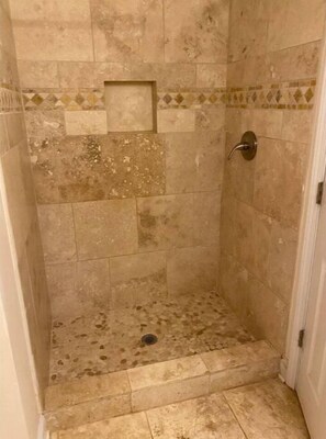 Shower, hair dryer, towels, soap - 2 bedroom/2 bathroom Basement Apartment (Lawrenceville)
