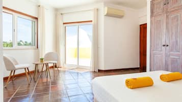 4 bedrooms, in-room safe, iron/ironing board, free WiFi