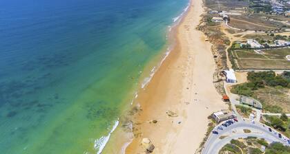 Villa w/ heatable pool & countryside views, Galé