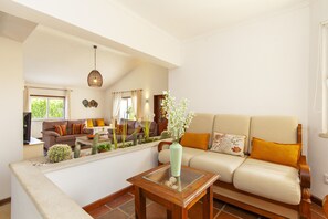 Televisión y reproductor de DVD 