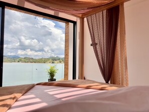 3 bedrooms, in-room safe, free WiFi, bed sheets