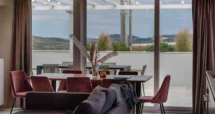 Akali apartment Airport by Airstay