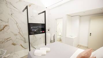 Honeymoon Double Room | Premium bedding, down comforters, pillowtop beds, minibar