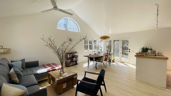 Books, computer monitors, printers - Hideaway in the Springs (East Hampton)