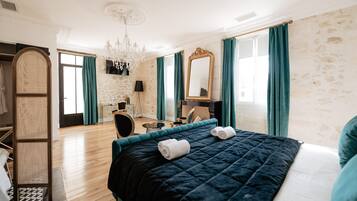 9 Schlafzimmer, Reisekinderbett, WLAN, BettwÀsche