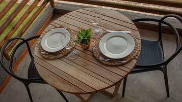 Apartment | Outdoor dining