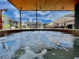 Bañera de hidromasaje exterior