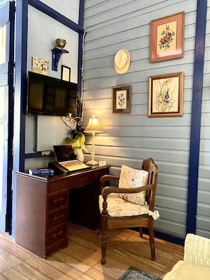Deluxe Double Room | 1 bedroom, individually decorated, individually furnished