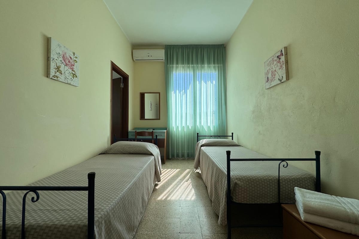 Standard Quadruple Room | Free WiFi, bed sheets