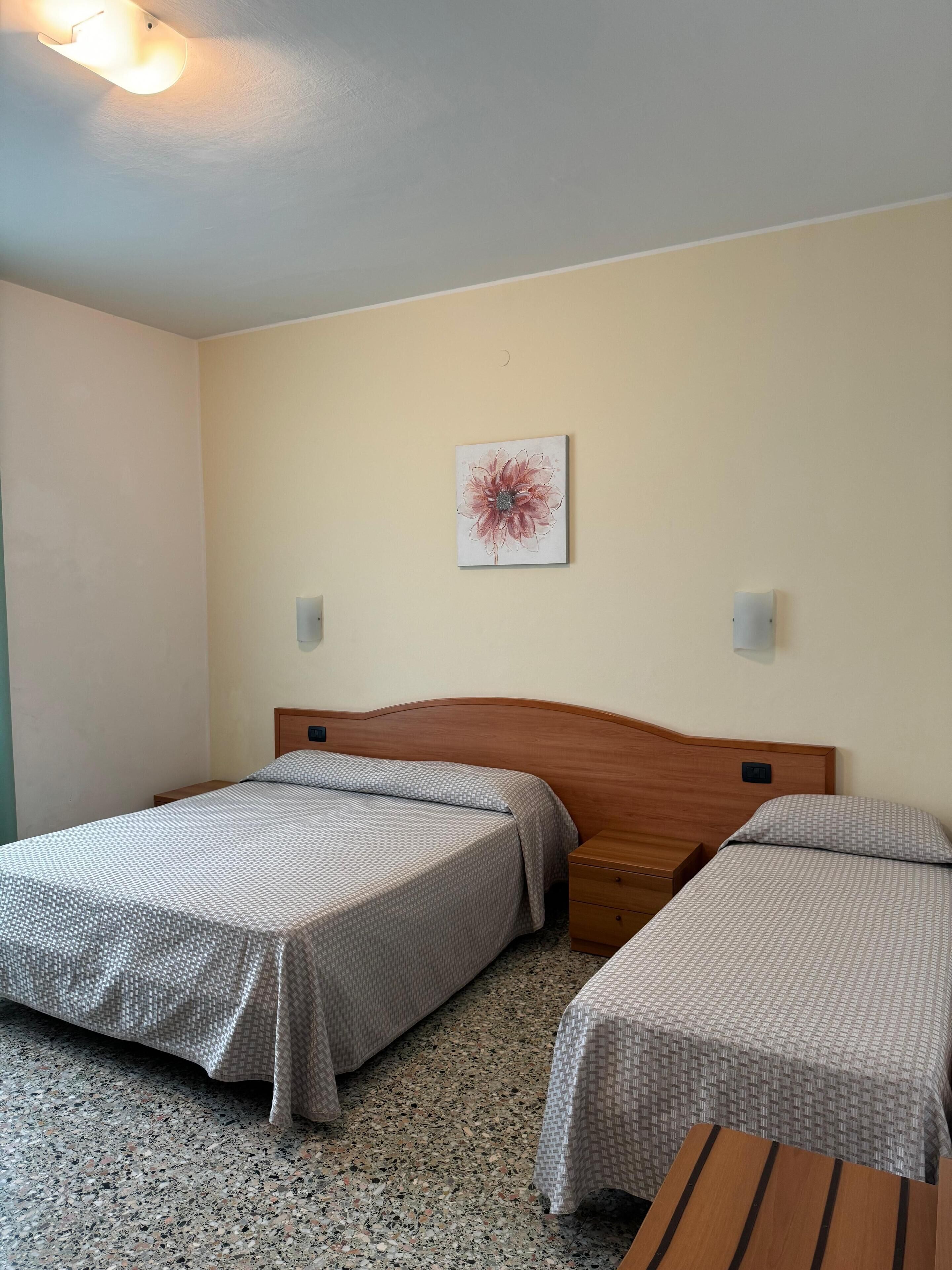 Comfort Double Room | Free WiFi, bed sheets