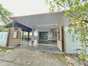 Exterior - Cozy36#10pax#tvbox#nearaeonalmabukitmertajam#10kmbatukawan (Bukit Mertajam)