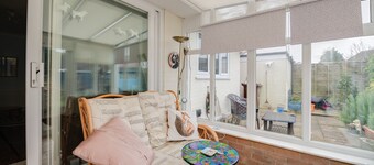 Guest Bungalow Getaway in the Quaint and Historic seaside Village of Felpham
