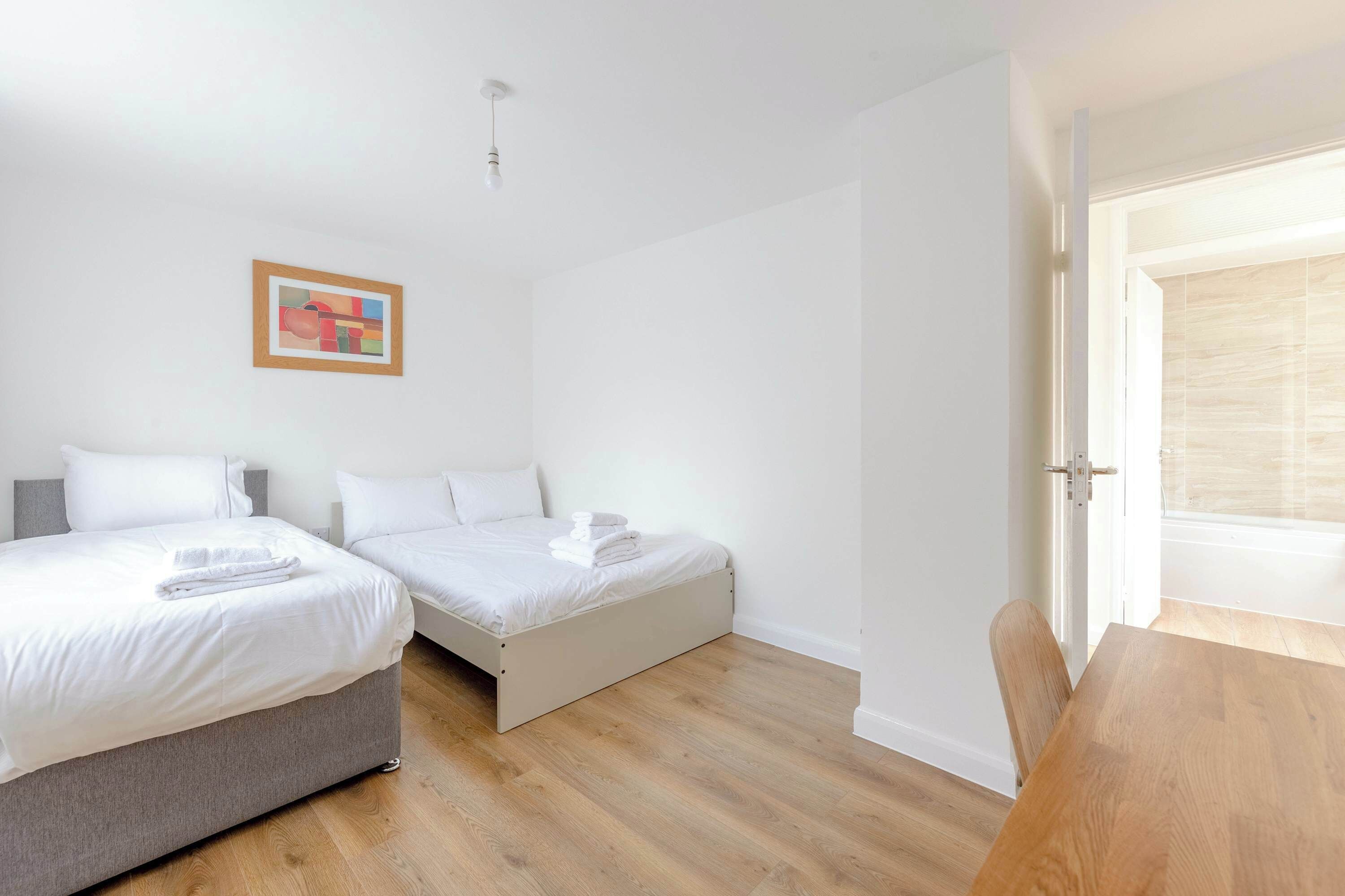 2 Schlafzimmer, Schreibtisch, Internetzugang, Bettwäsche
