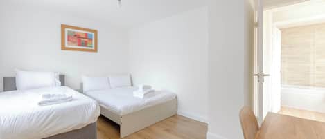 2 Schlafzimmer, Schreibtisch, Internetzugang, Bettwäsche