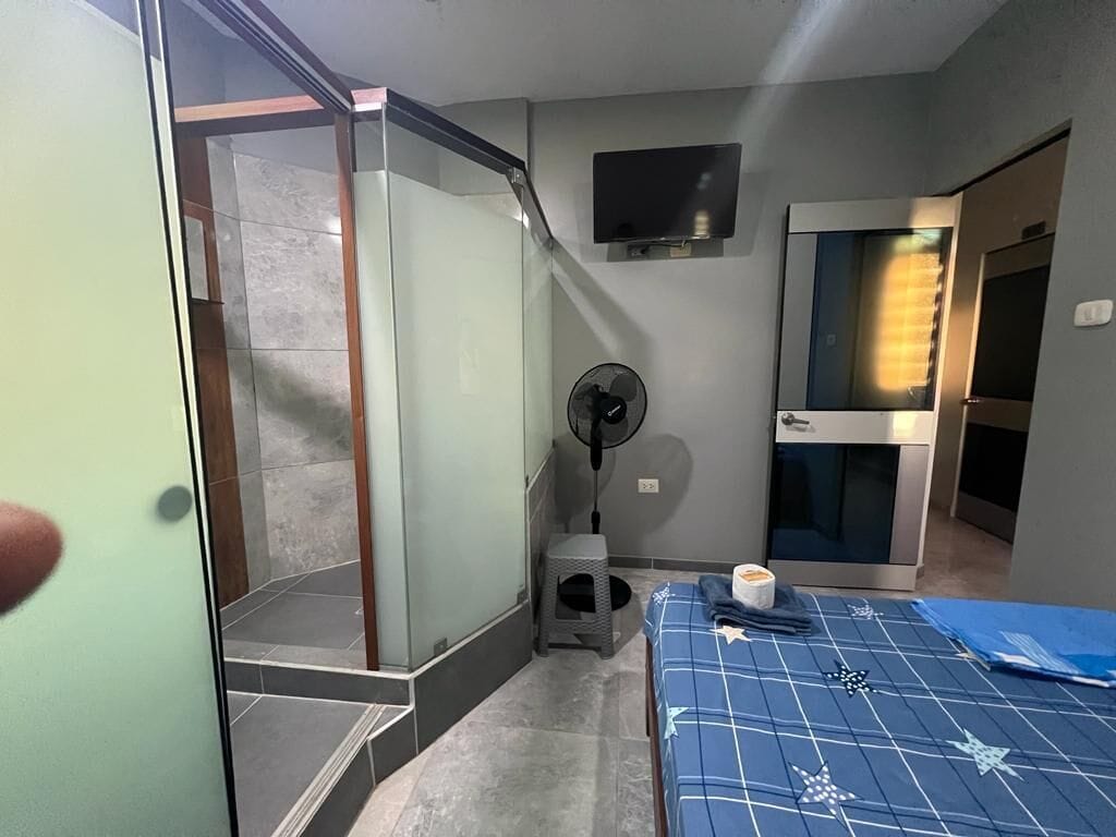 Panorama eenpersoonskamer | Een bureau, geluiddichte muren, gratis wifi, beddengoed