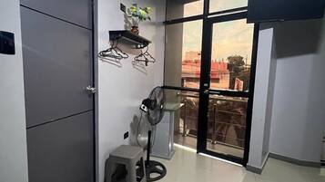 Habitación familiar | 2 habitaciones, escritorio, insonorización y wifi gratis