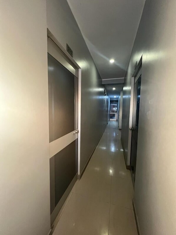 Hallway - Adrian Hotel (Callería)