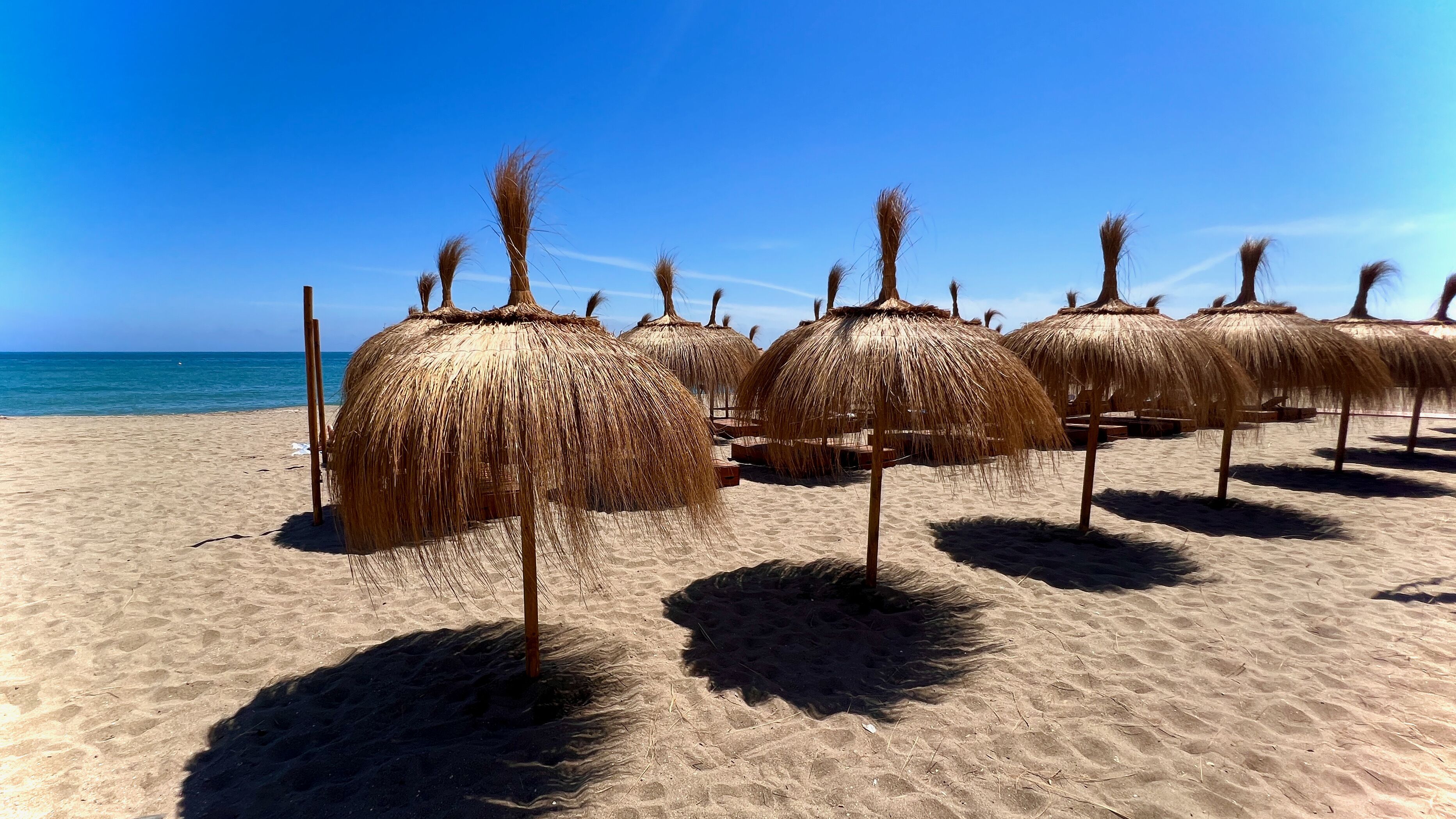 In Strandnähe, Liegestühle, Strandtücher