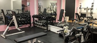 2 Bedroom Condo above Local Gym- Close to Gorge!!!